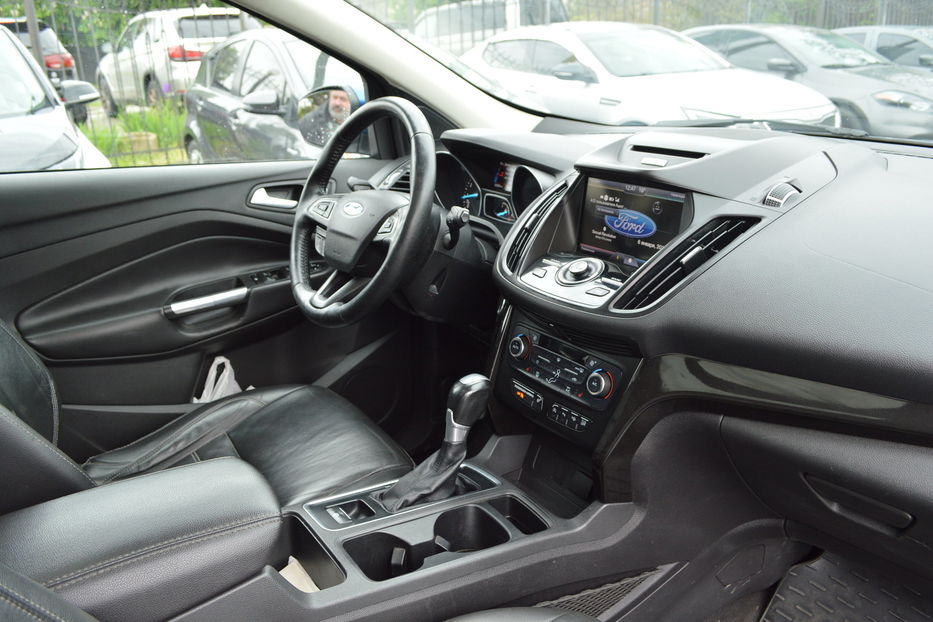 Продам Ford Escape Titanium 2017 года в Одессе