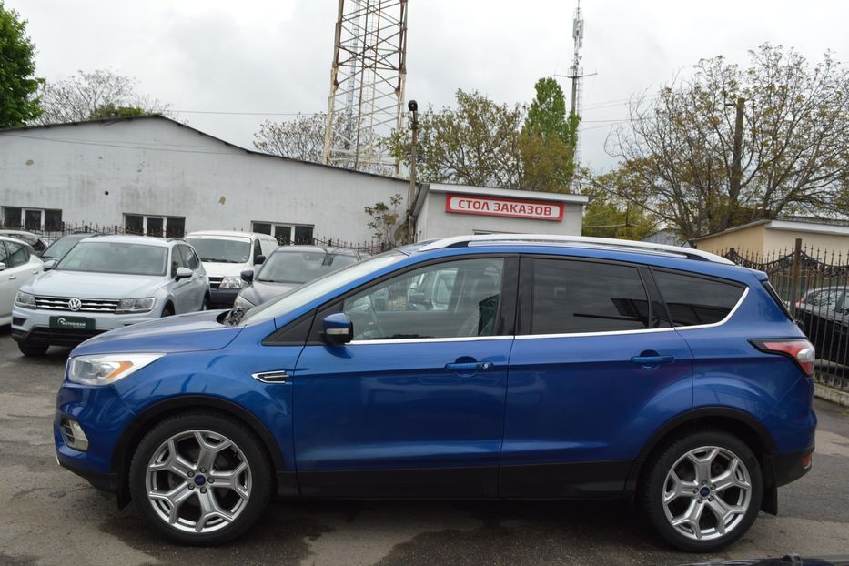 Продам Ford Escape Titanium 2017 года в Одессе