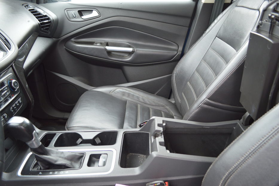 Продам Ford Escape Titanium 2017 года в Одессе