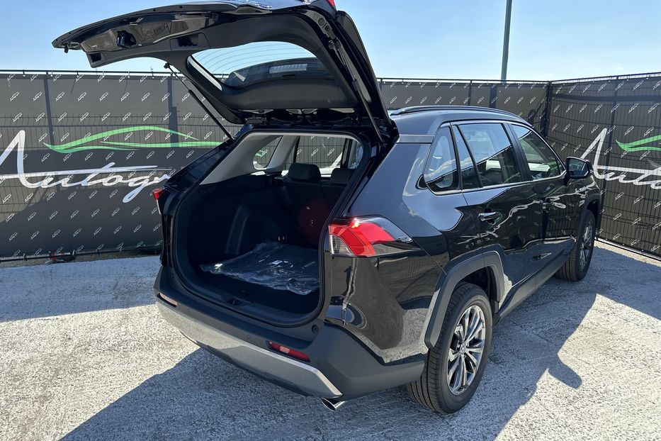 Продам Toyota Rav 4 Hybrid 2025 года в Киеве