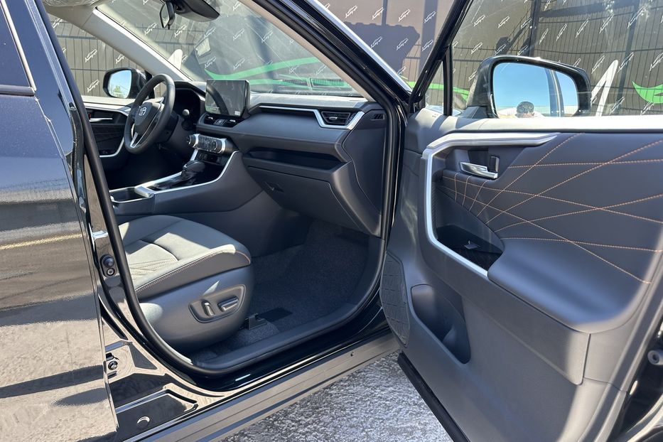 Продам Toyota Rav 4 Hybrid 2025 года в Киеве