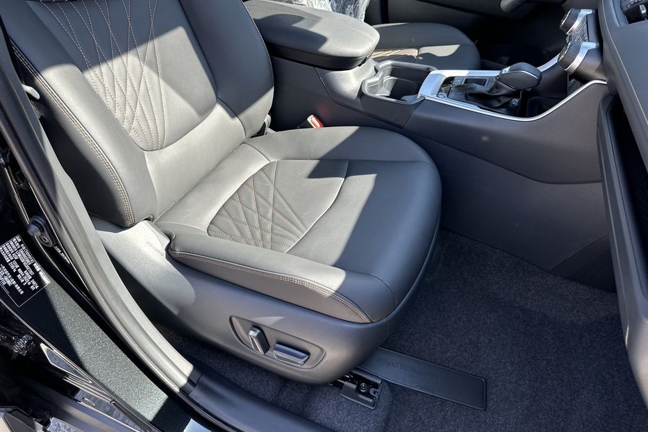 Продам Toyota Rav 4 Hybrid 2025 года в Киеве