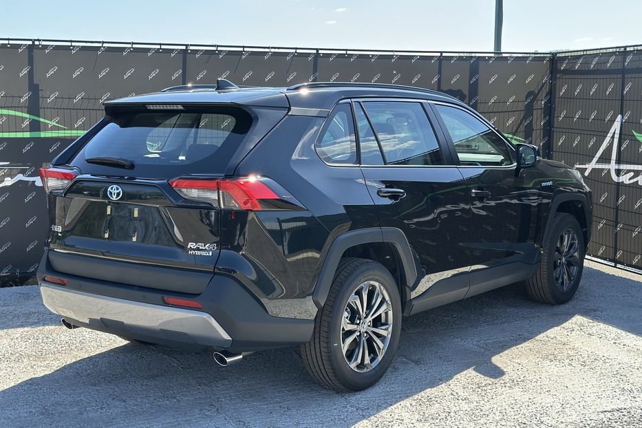 Продам Toyota Rav 4 Hybrid 2025 года в Киеве