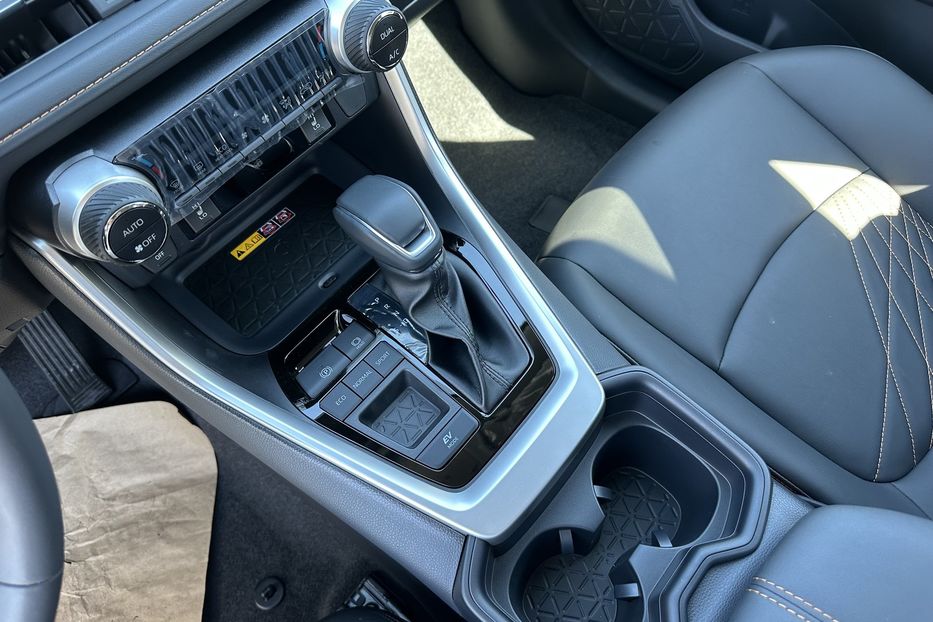 Продам Toyota Rav 4 Hybrid 2025 года в Киеве