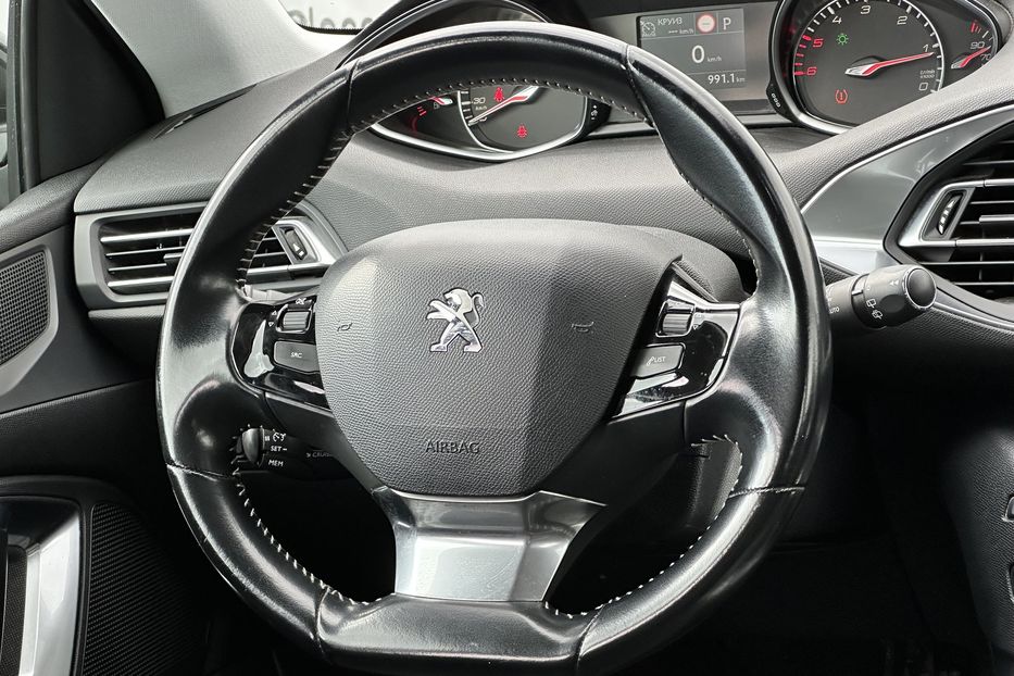 Продам Peugeot 308 2017 года в Луцке