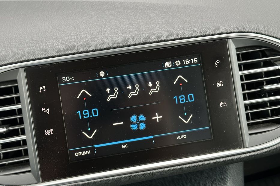 Продам Peugeot 308 2017 года в Луцке