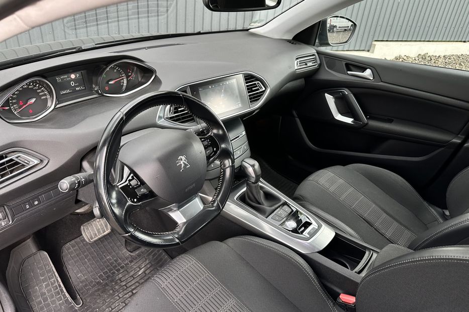 Продам Peugeot 308 2017 года в Луцке