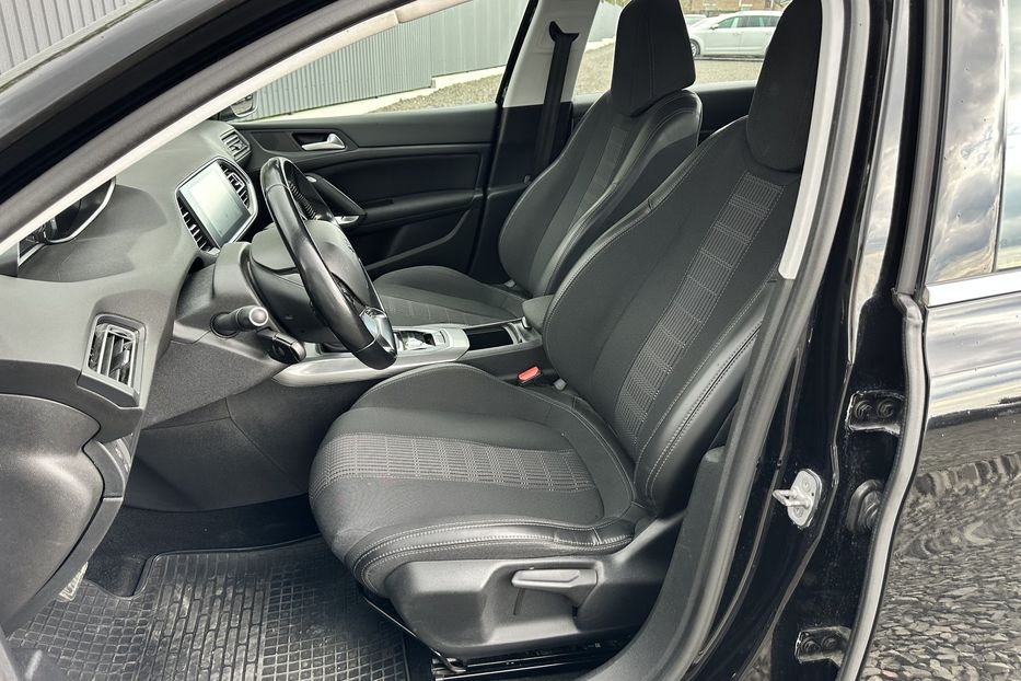 Продам Peugeot 308 2017 года в Луцке