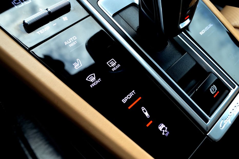 Продам Porsche Cayenne 2019 года в Одессе