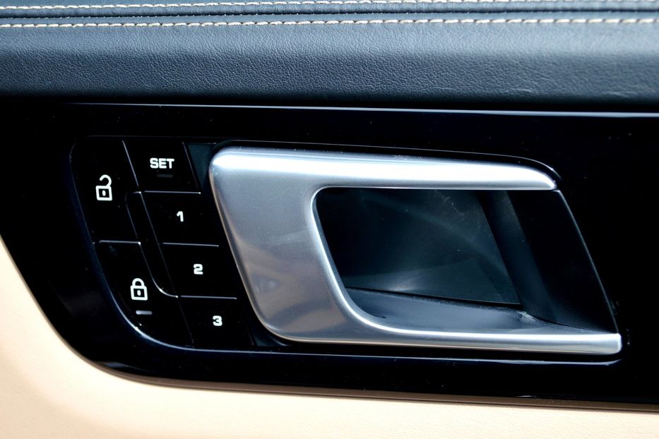 Продам Porsche Cayenne 2019 года в Одессе