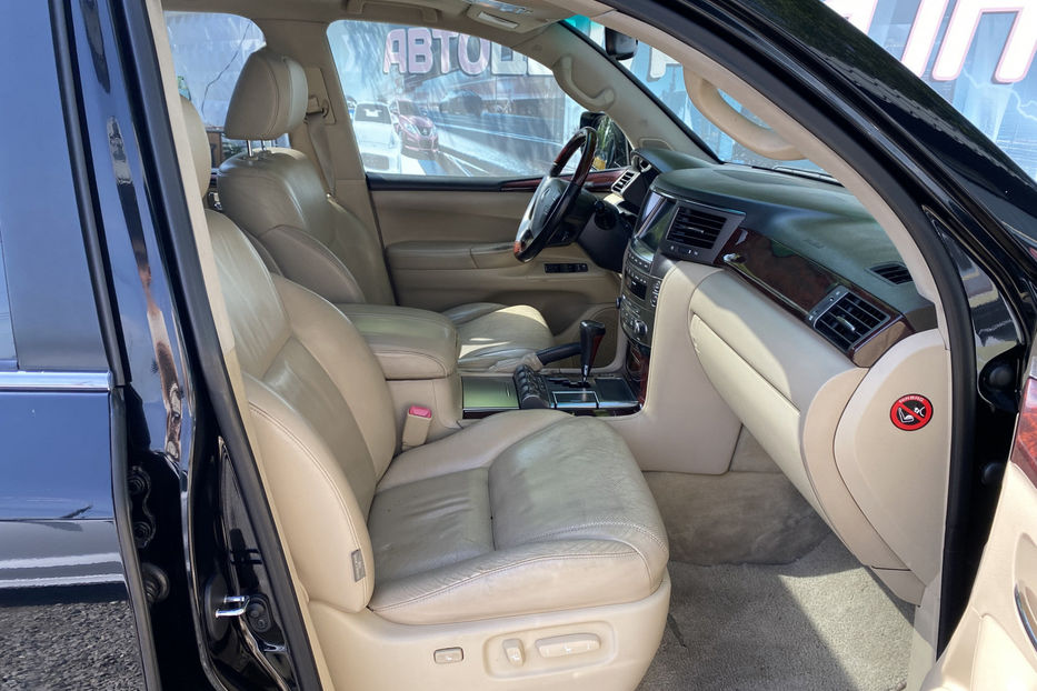 Продам Lexus LX 570 AT (367 к.с.) AWD 2008 года в Киеве