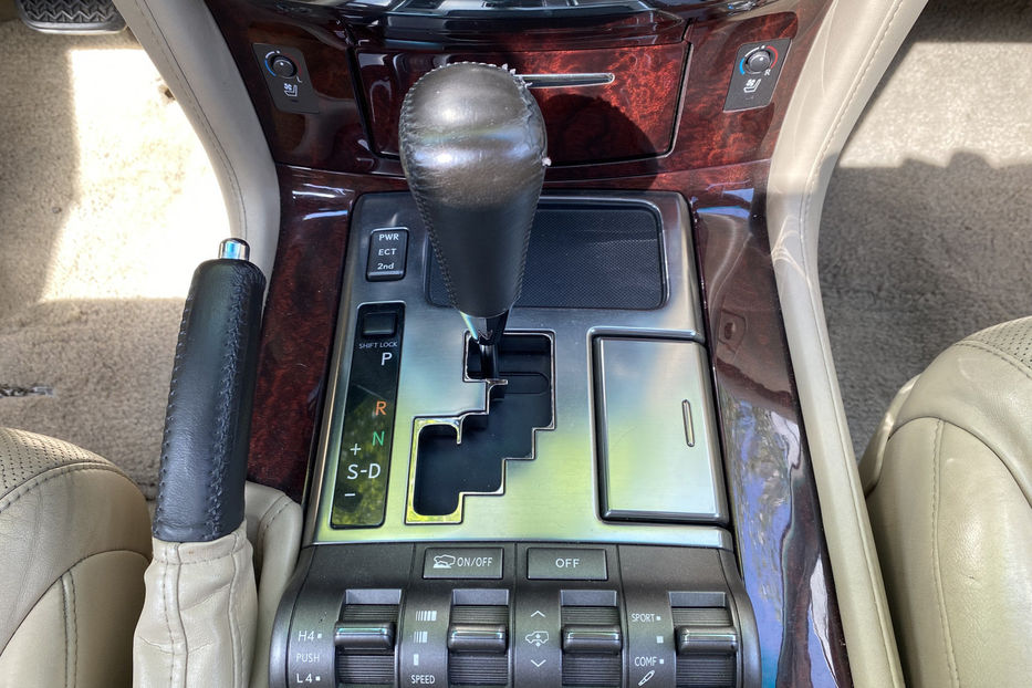 Продам Lexus LX 570 AT (367 к.с.) AWD 2008 года в Киеве