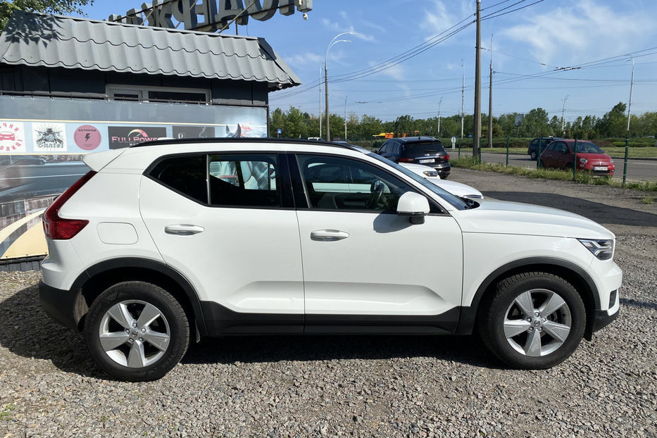 Продам Volvo XC60 2.0 AT (163 к.с.) 2019 года в Киеве