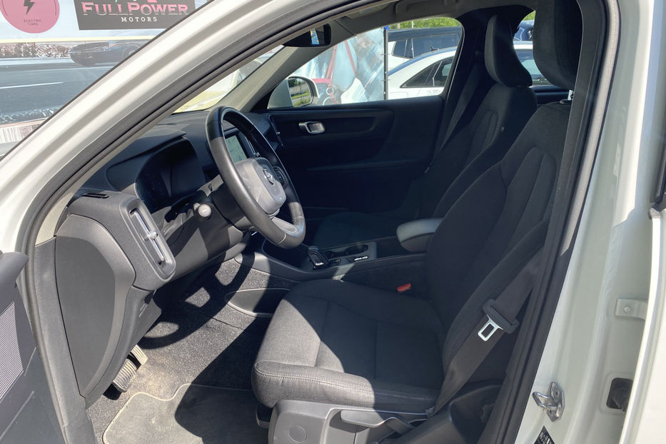Продам Volvo XC60 2.0 AT (163 к.с.) 2019 года в Киеве