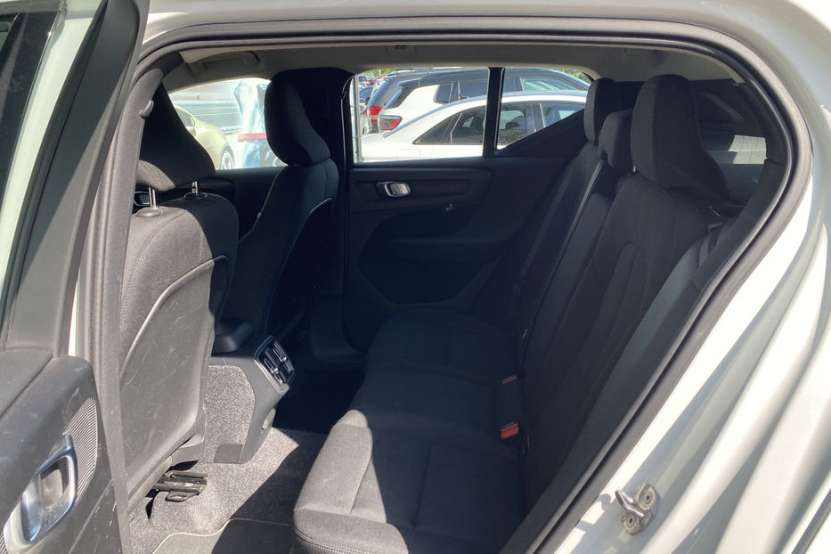 Продам Volvo XC60 2.0 AT (163 к.с.) 2019 года в Киеве