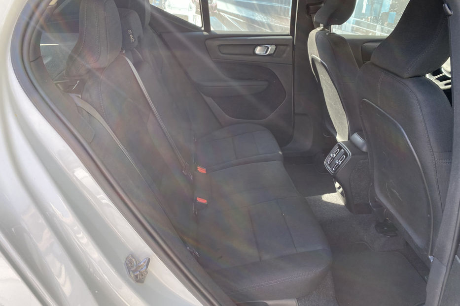 Продам Volvo XC60 2.0 AT (163 к.с.) 2019 года в Киеве