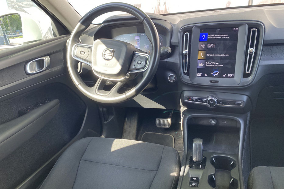 Продам Volvo XC60 2.0 AT (163 к.с.) 2019 года в Киеве