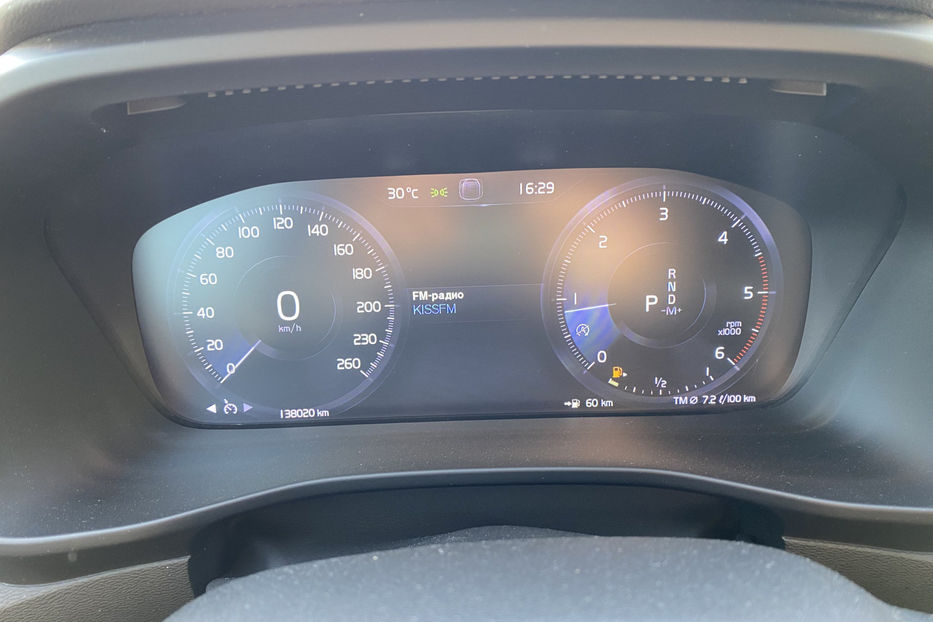 Продам Volvo XC60 2.0 AT (163 к.с.) 2019 года в Киеве