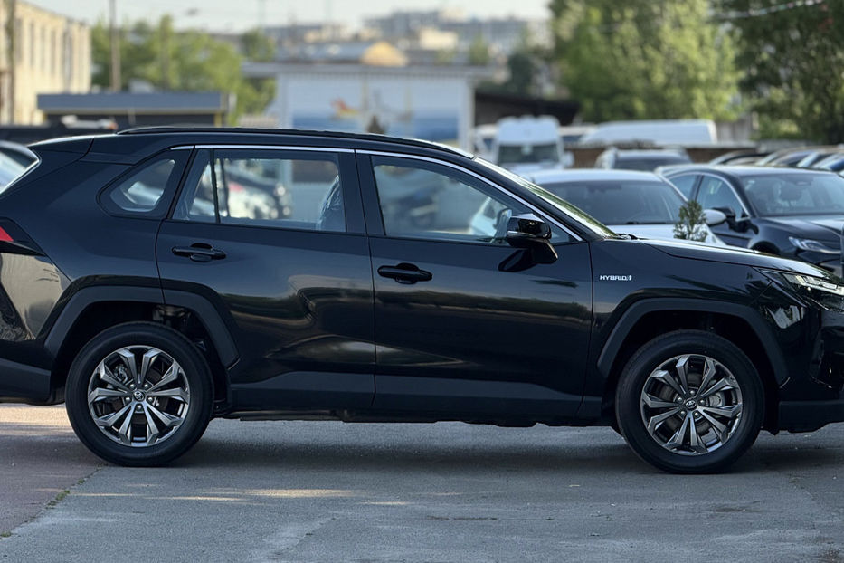 Продам Toyota Rav 4 2.5 e-CVT (218 к.с.) • Premium 2025 года в Киеве