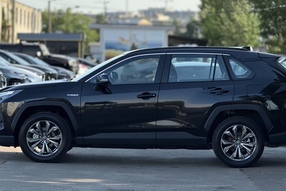 Продам Toyota Rav 4 2.5 e-CVT (218 к.с.) • Premium 2025 года в Киеве