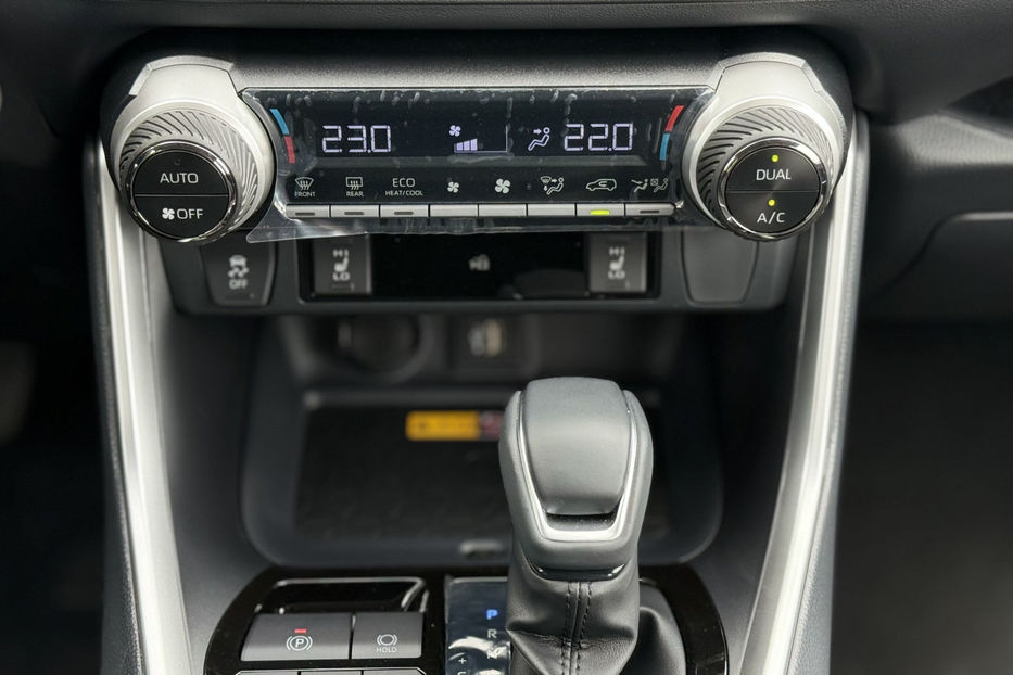Продам Toyota Rav 4 2.5 e-CVT (218 к.с.) • Premium 2025 года в Киеве