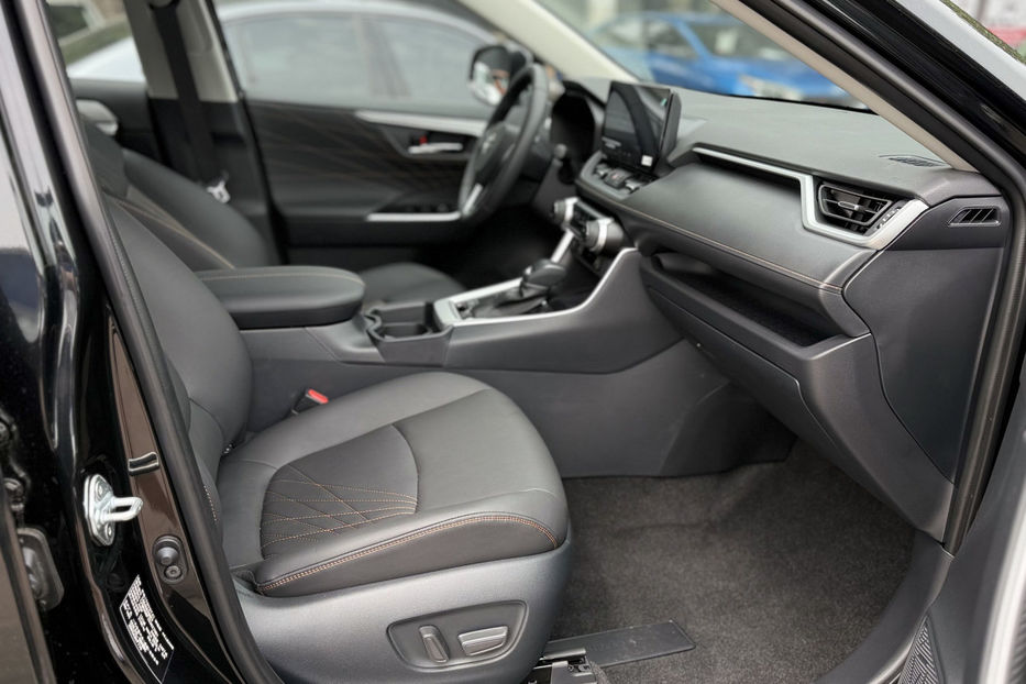Продам Toyota Rav 4 2.5 e-CVT (218 к.с.) • Premium 2025 года в Киеве