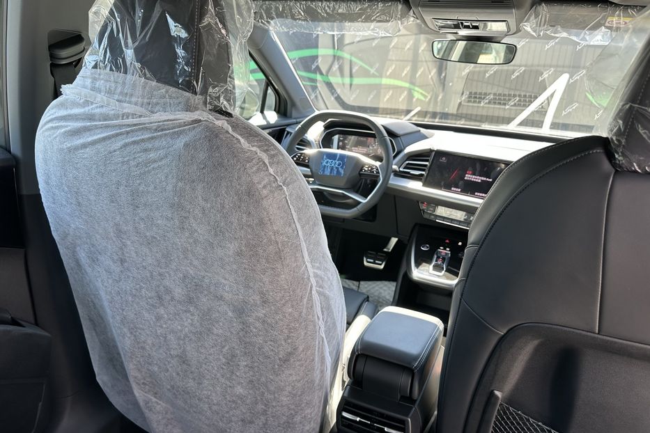 Продам Audi E-Tron Q4 2025 года в Киеве
