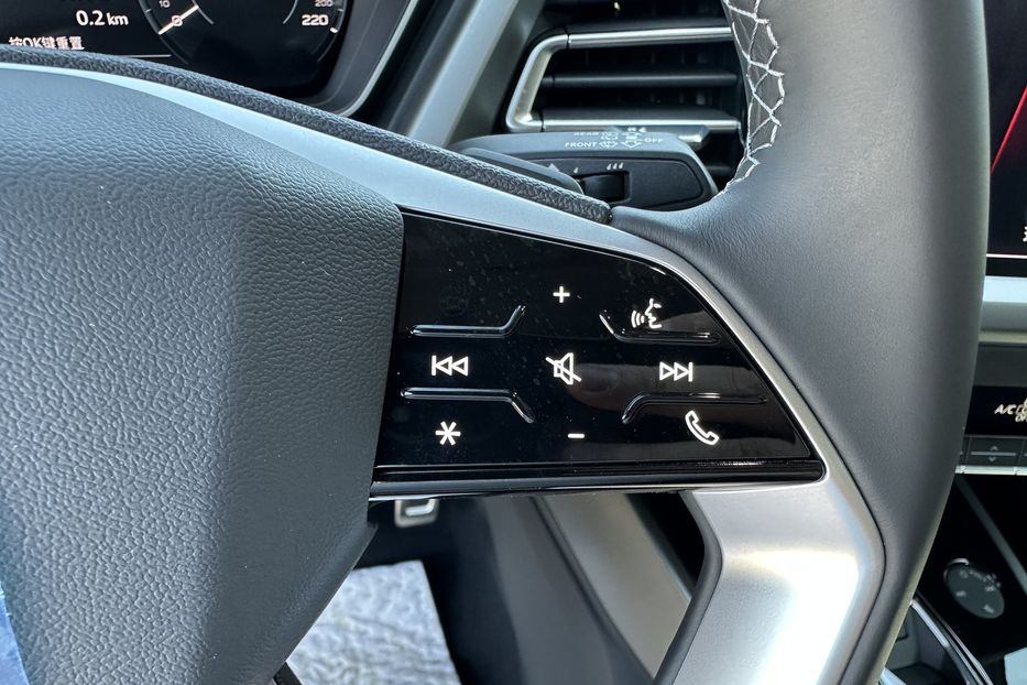 Продам Audi E-Tron Q4 2025 года в Киеве