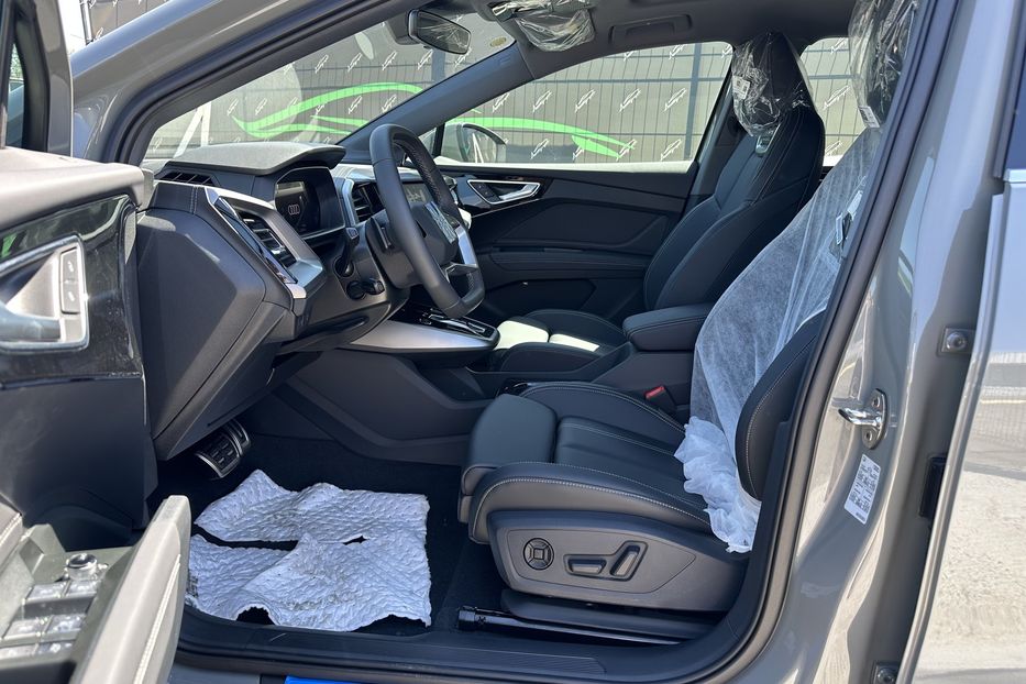Продам Audi E-Tron Q4 2025 года в Киеве