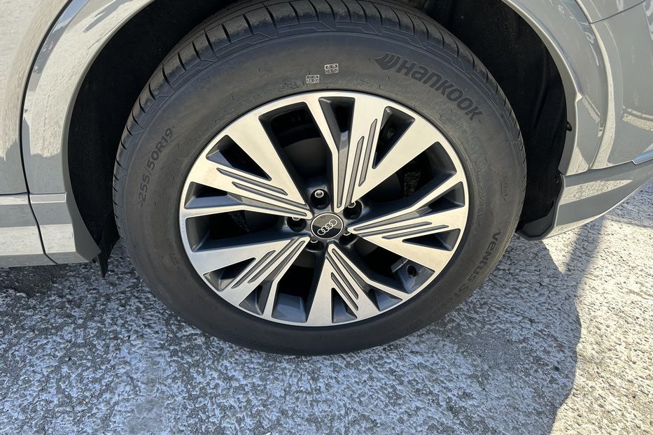 Продам Audi E-Tron Q4 2025 года в Киеве