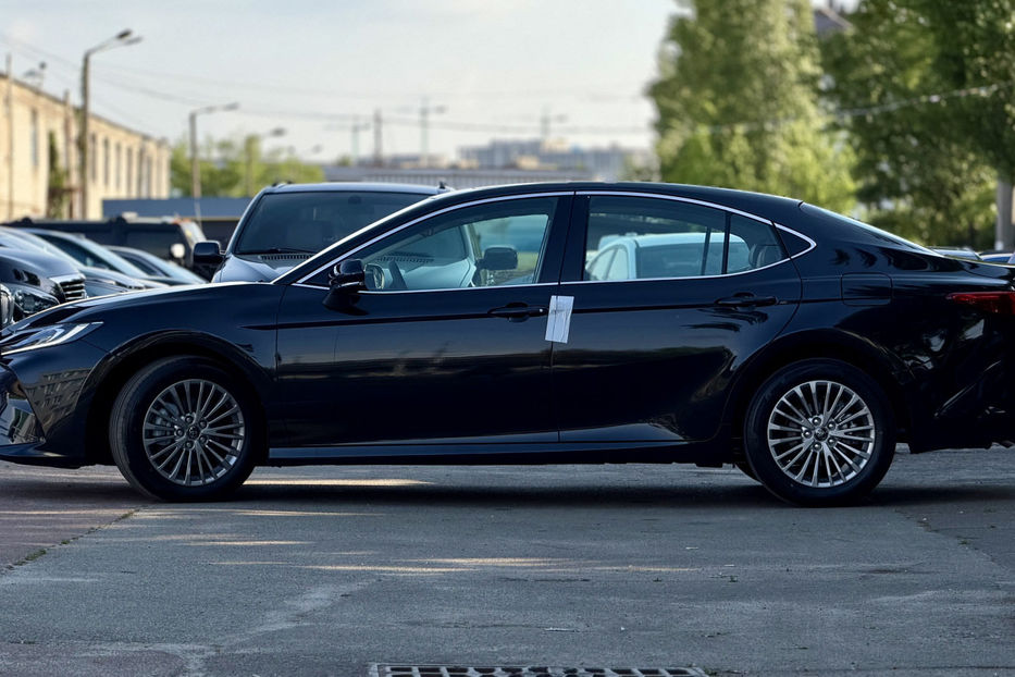 Продам Toyota Camry 2025 года в Киеве