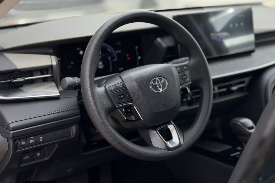 Продам Toyota Camry 2025 года в Киеве