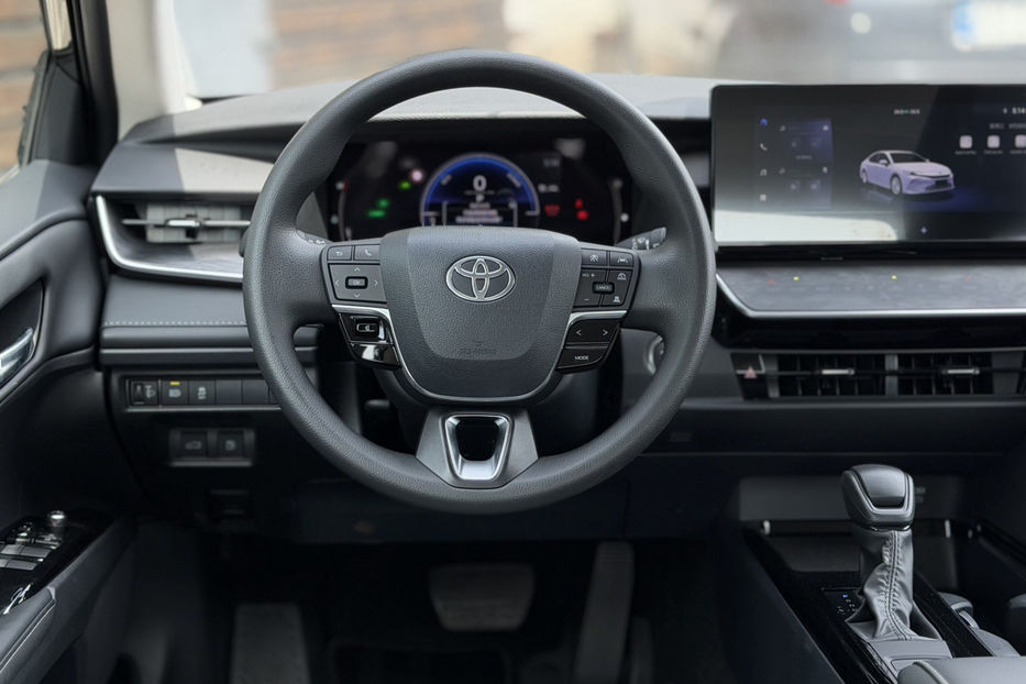 Продам Toyota Camry 2025 года в Киеве