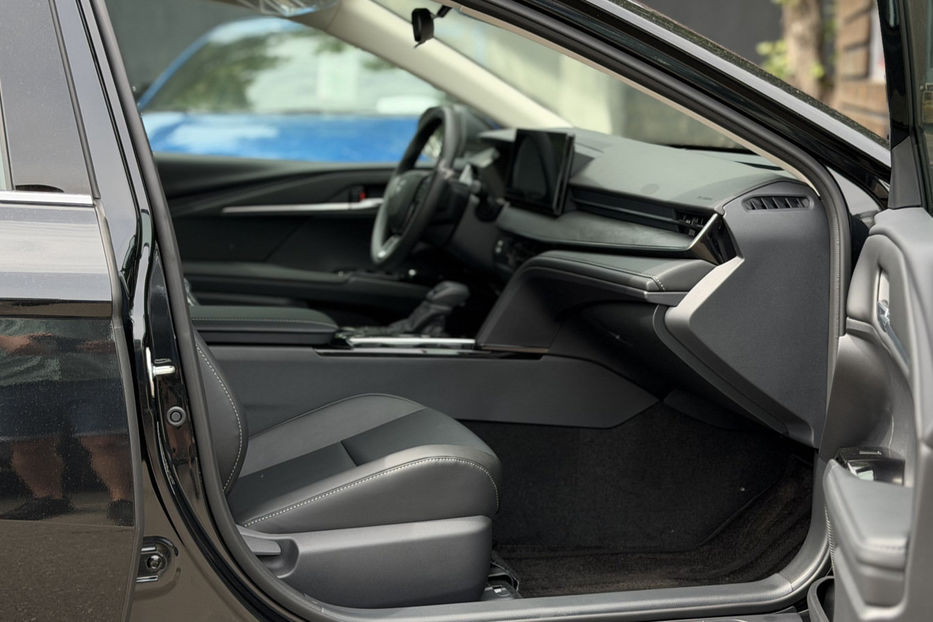 Продам Toyota Camry 2025 года в Киеве