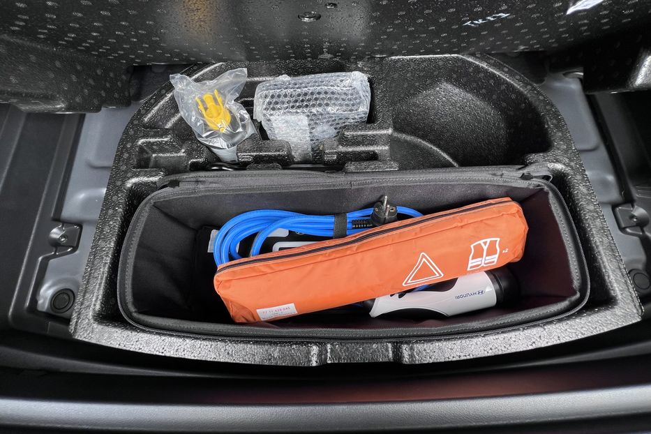Продам Hyundai Kona Electro Premium 64 61000km 2021 года в Тернополе