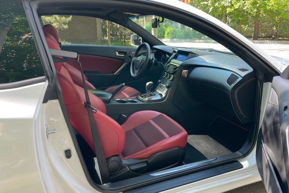 Продам Hyundai Genesis Coupe 2012 года в Киеве