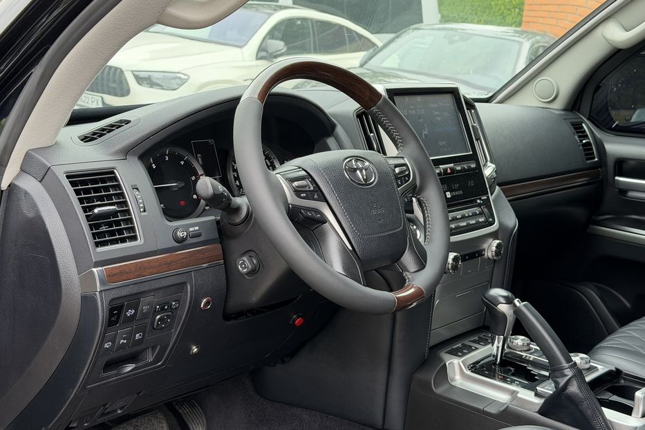Продам Toyota Land Cruiser 200 Guard B6+ RIDA 2017 года в Киеве