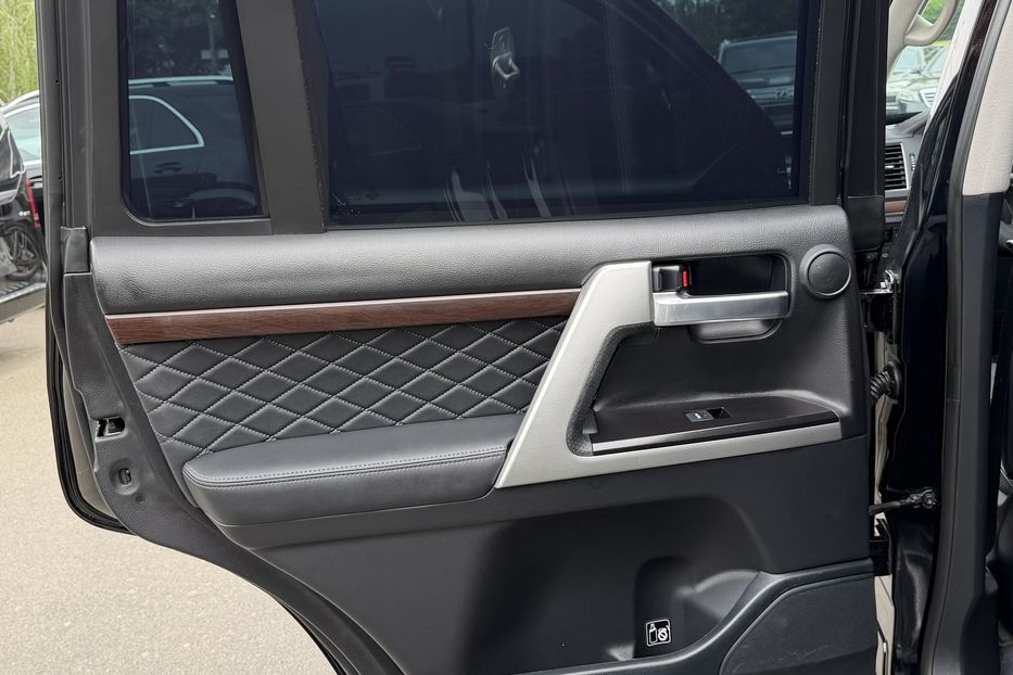 Продам Toyota Land Cruiser 200 Guard B6+ RIDA 2017 года в Киеве