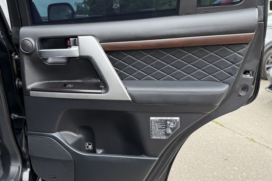 Продам Toyota Land Cruiser 200 Guard B6+ RIDA 2017 года в Киеве