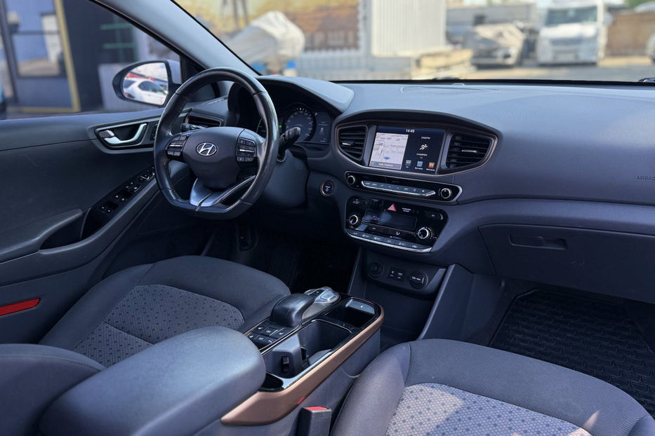 Продам Hyundai Ioniq 28.3 kWh (120 к.с.) • Comfort  2017 года в Киеве