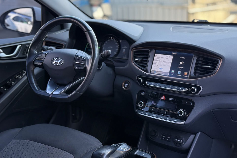 Продам Hyundai Ioniq 28.3 kWh (120 к.с.) • Comfort  2017 года в Киеве