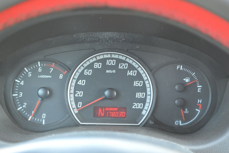Продам Suzuki Swift 2005 года в Одессе