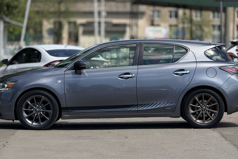 Продам Lexus CT 200h 1.8 Hybrid E-CVT  2013 года в Киеве