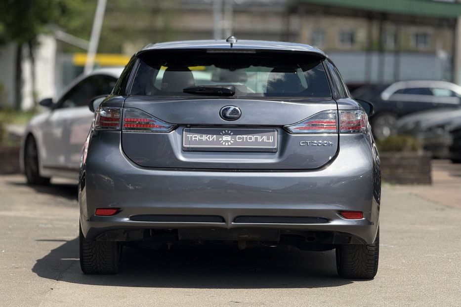 Продам Lexus CT 200h 1.8 Hybrid E-CVT  2013 года в Киеве