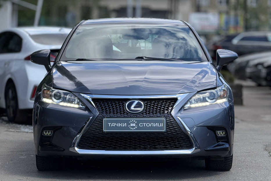 Продам Lexus CT 200h 1.8 Hybrid E-CVT  2013 года в Киеве