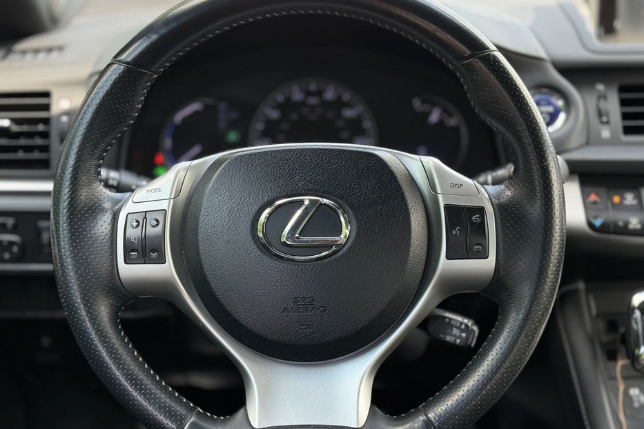 Продам Lexus CT 200h 1.8 Hybrid E-CVT  2013 года в Киеве