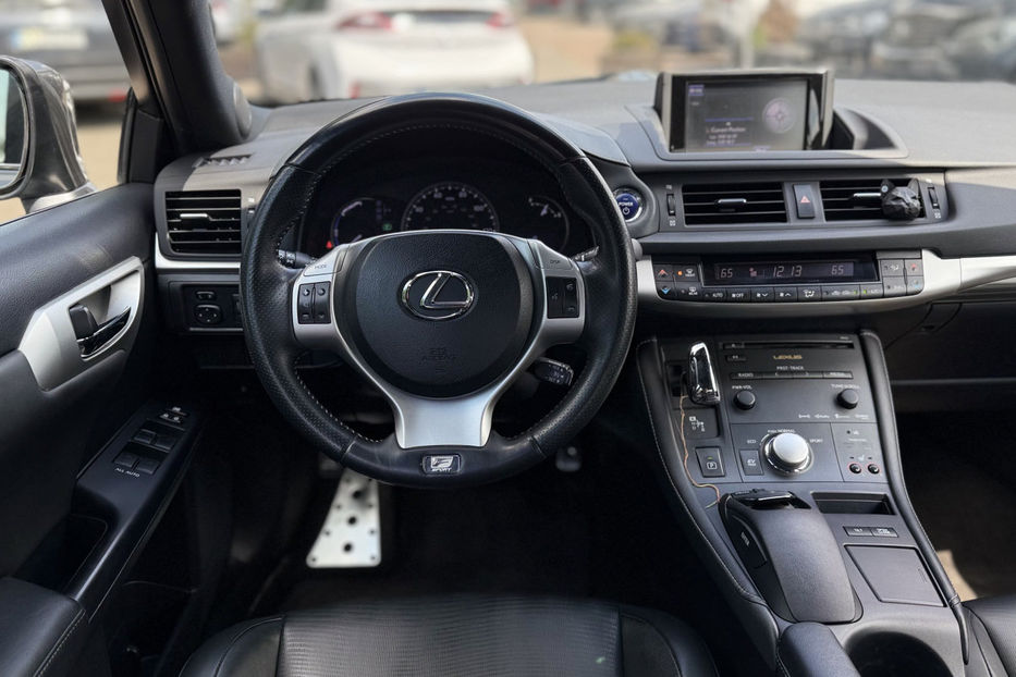 Продам Lexus CT 200h 1.8 Hybrid E-CVT  2013 года в Киеве