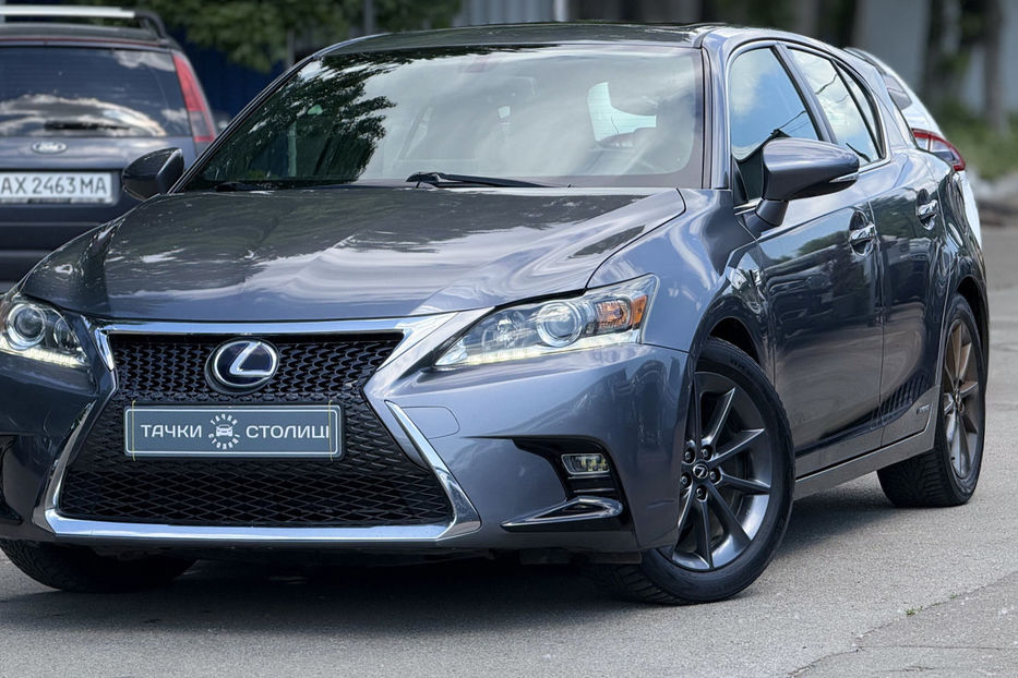 Продам Lexus CT 200h 1.8 Hybrid E-CVT  2013 года в Киеве