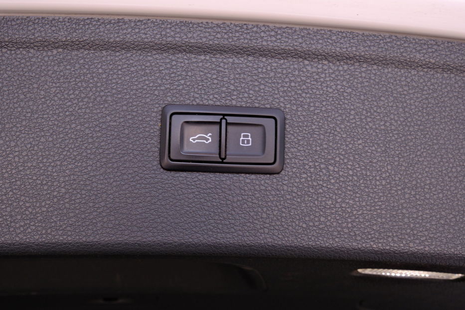 Продам Audi Q5 2017 года в Одессе