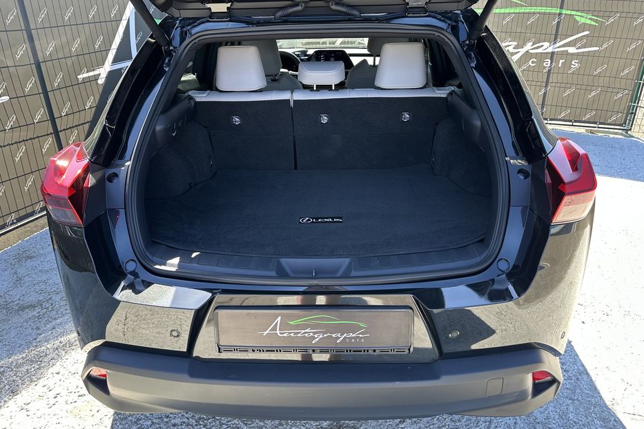 Продам Lexus RH UX300H 2025 года в Киеве